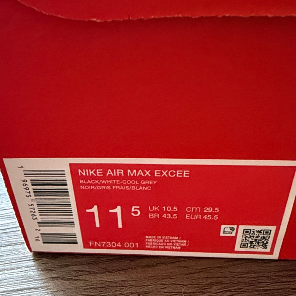 Nike Red and White Sneakers - Picture 4 of 4